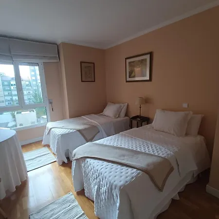 Apartment Elegancia Y Comodidad En Avenidas Novas 140 M2 De Dos 2 Cuartos Bano , 4 Personas , Parking Opcional Lisbon