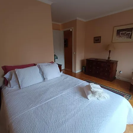 Elegancia Y Comodidad En Avenidas Novas 140 M2 De Dos 2 Cuartos Bano , 4 Personas Apartamento *